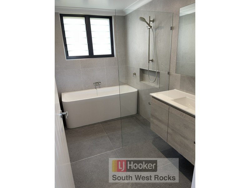 14 Government Road, South West Rocks NSW 2431