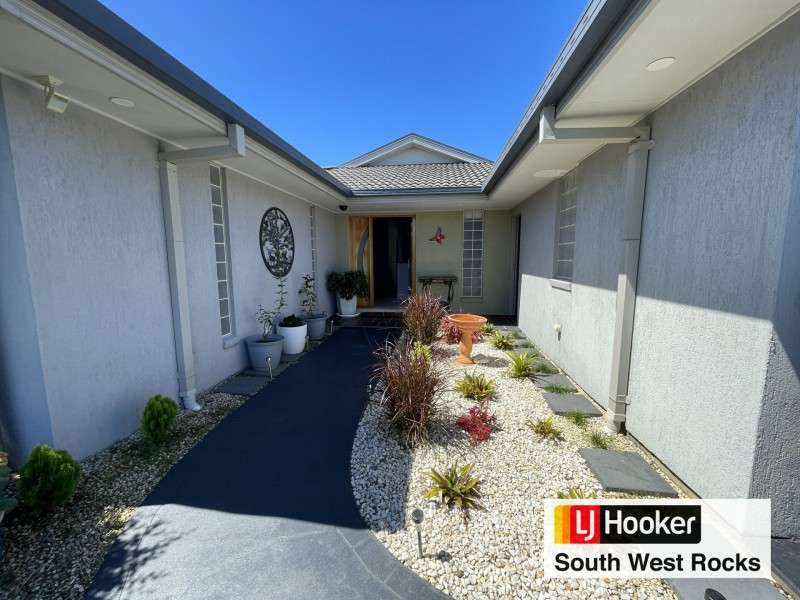 13 Dennis Crescent, South West Rocks NSW 2431