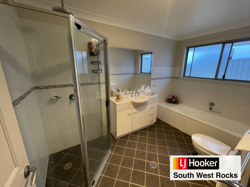 13 Dennis Crescent, South West Rocks NSW 2431