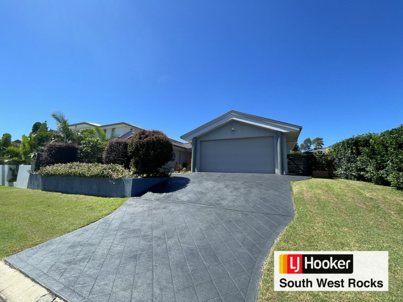 13 Dennis Crescent, South West Rocks NSW 2431