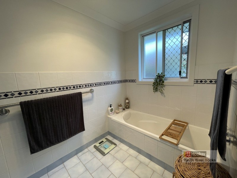 5 Tahlee Close, South West Rocks NSW 2431