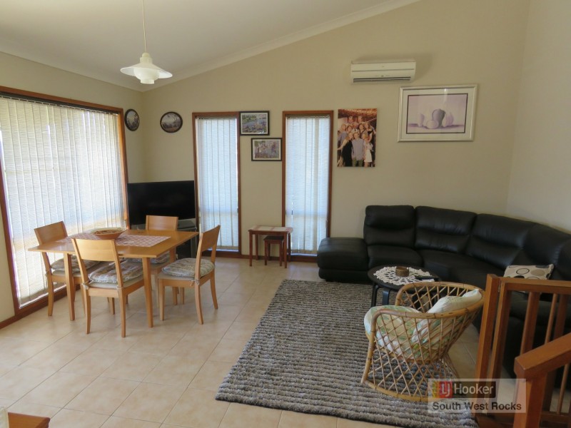 12 Crystal Place, South West Rocks NSW 2431