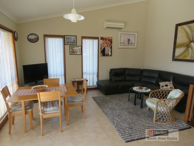 12 Crystal Place, South West Rocks NSW 2431