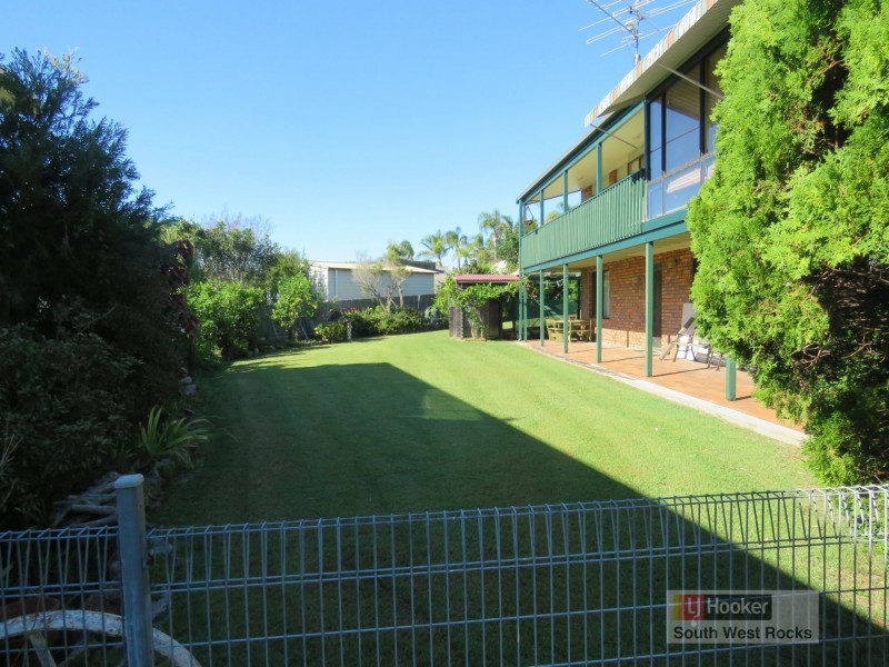 12 Crystal Place, South West Rocks NSW 2431