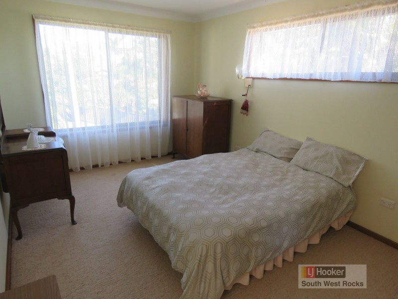 12 Crystal Place, South West Rocks NSW 2431