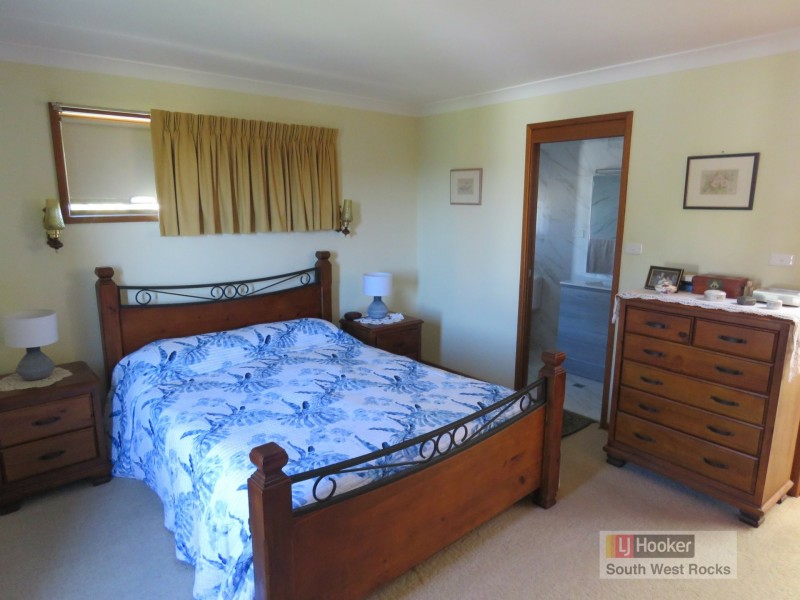 12 Crystal Place, South West Rocks NSW 2431