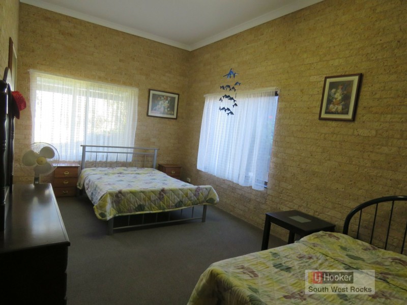 12 Crystal Place, South West Rocks NSW 2431