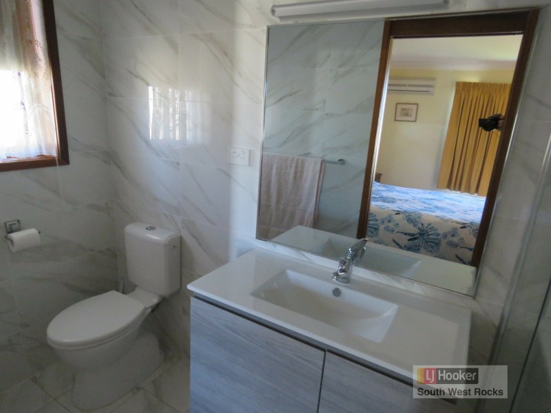 12 Crystal Place, South West Rocks NSW 2431