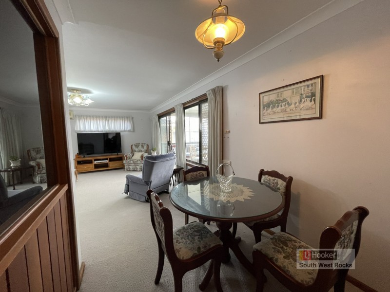 16 Emanuel Crescent, South West Rocks NSW 2431