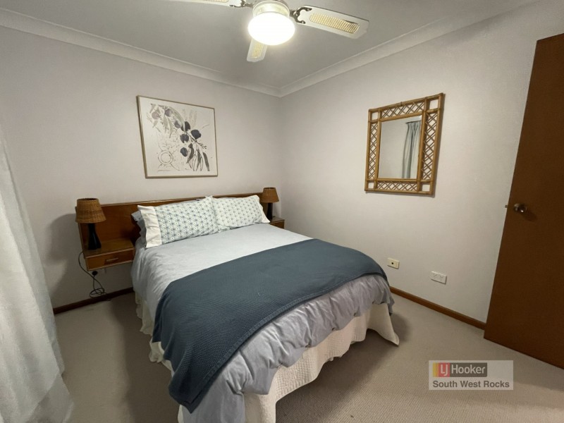 16 Emanuel Crescent, South West Rocks NSW 2431