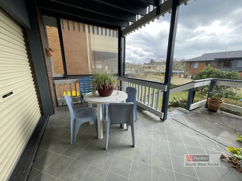 16 Emanuel Crescent, South West Rocks NSW 2431