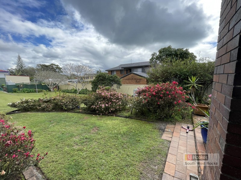 16 Emanuel Crescent, South West Rocks NSW 2431