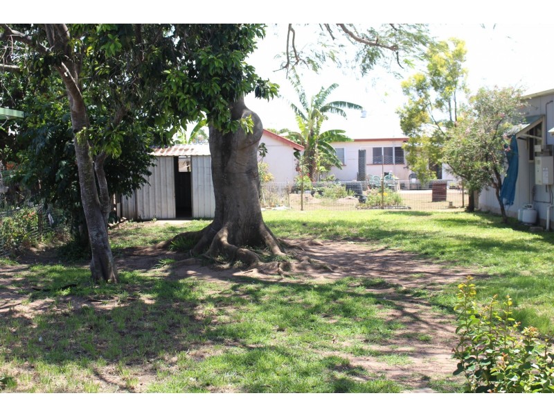 31 Hurst St, Walkervale QLD 4670