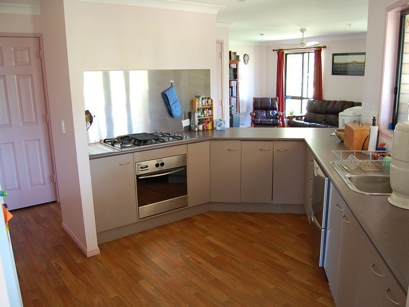 39 Park Estate Drive, Branyan QLD 4670