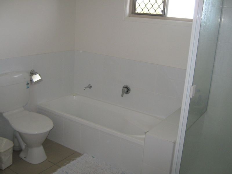 Avenell Heights QLD 4670