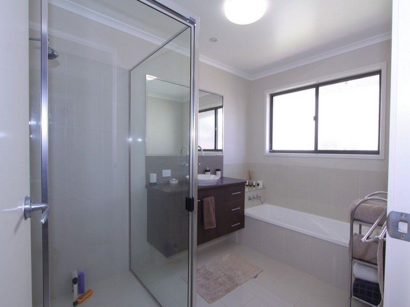 1 Churchward Street, Kepnock QLD 4670