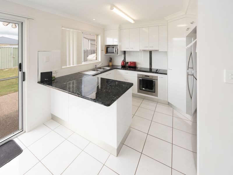 41 Searle Street, Thabeban QLD 4670