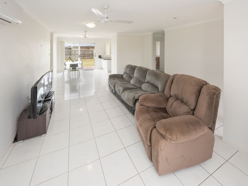 41 Searle Street, Thabeban QLD 4670