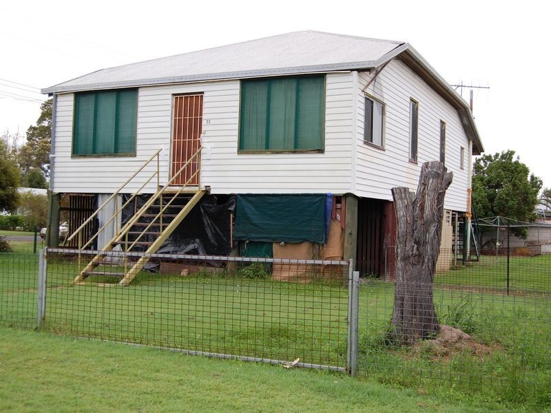 33 Hinkler Avenue, Bundaberg North QLD 4670