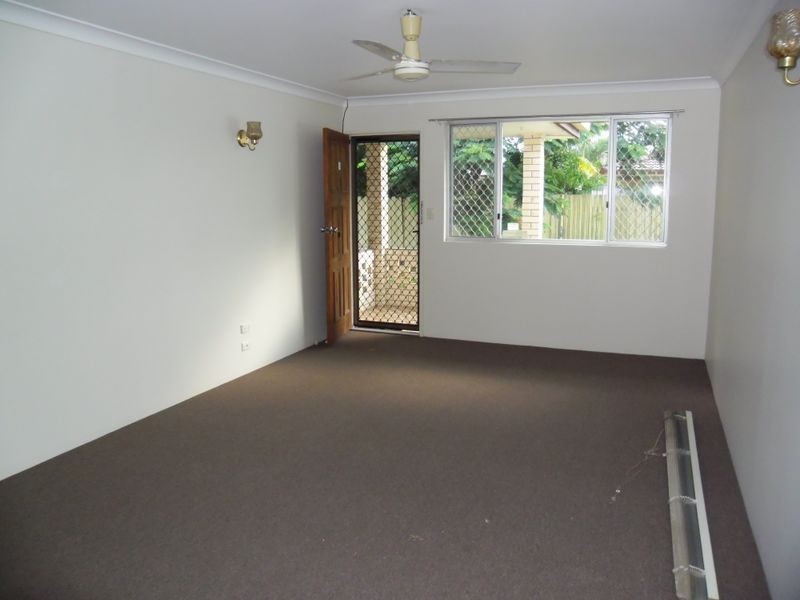 2/9 Avenell Street, Avenell Heights QLD 4670