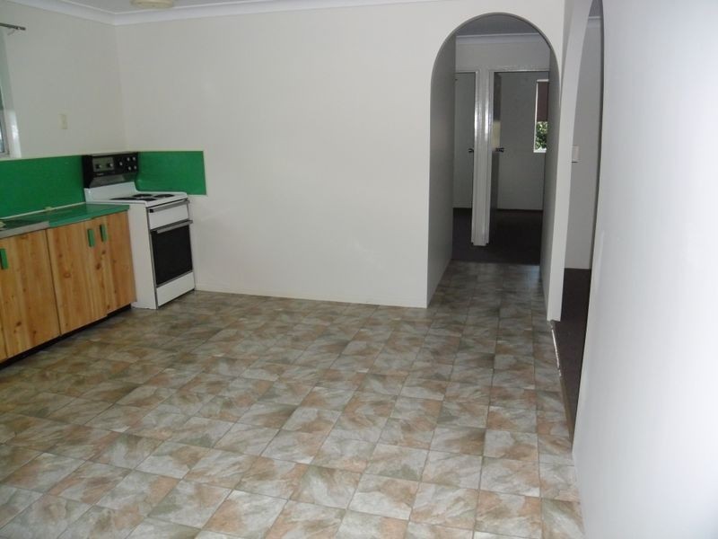 2/9 Avenell Street, Avenell Heights QLD 4670