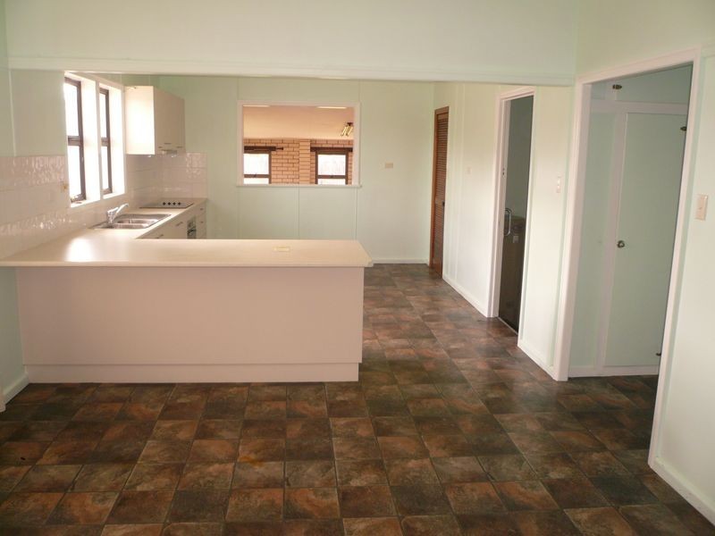 73 Sims Road, Avenell Heights QLD 4670