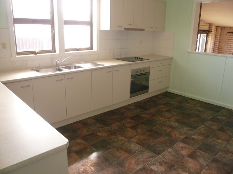 73 Sims Road, Avenell Heights QLD 4670