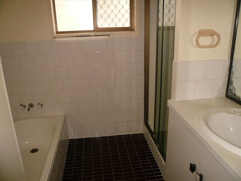 33 McLachlan Drive, Avenell Heights QLD 4670