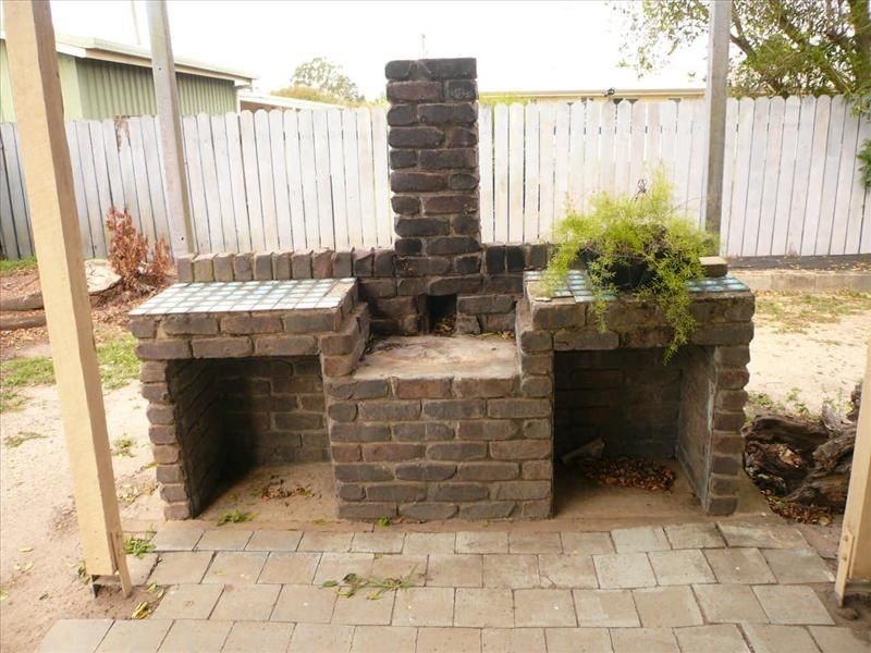 33 McLachlan Drive, Avenell Heights QLD 4670