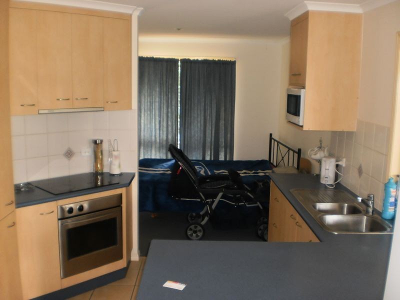 6 Belmonte Drive, Coral Cove QLD 4670