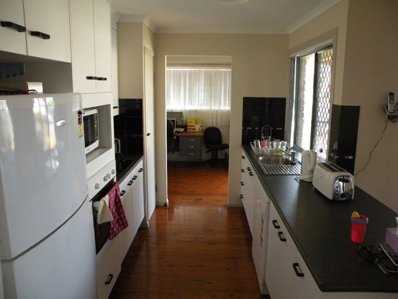 6 Marian Street, Coral Cove QLD 4670