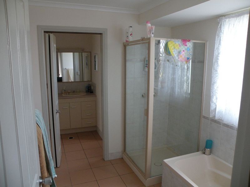 6 Marian Street, Coral Cove QLD 4670