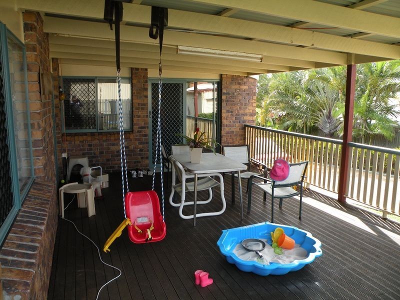 6 Marian Street, Coral Cove QLD 4670