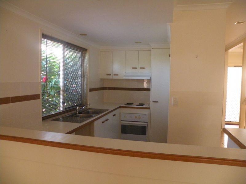 1/4 Avoca Street, Millbank QLD 4670