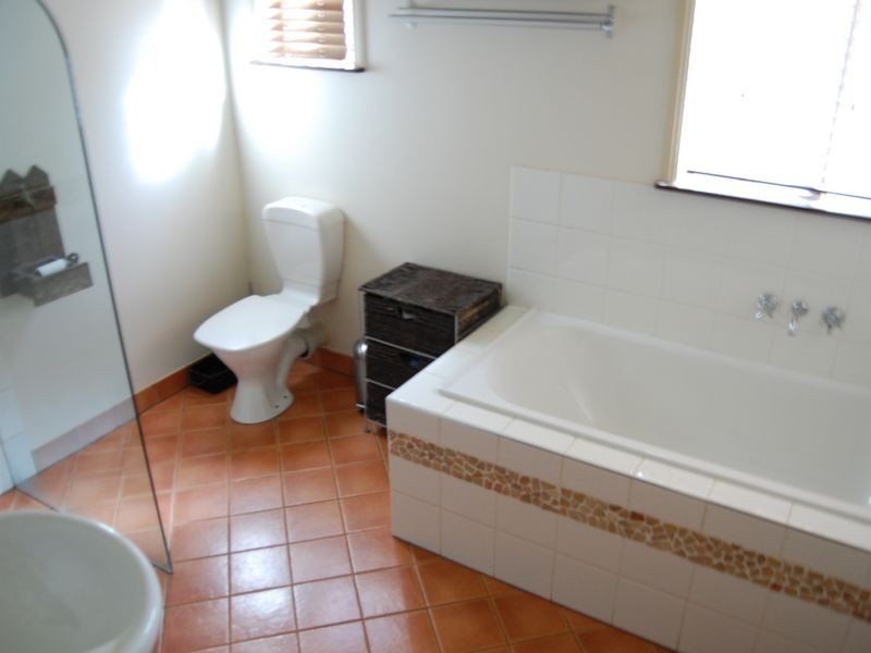 41 Windermere Road, Qunaba QLD 4670