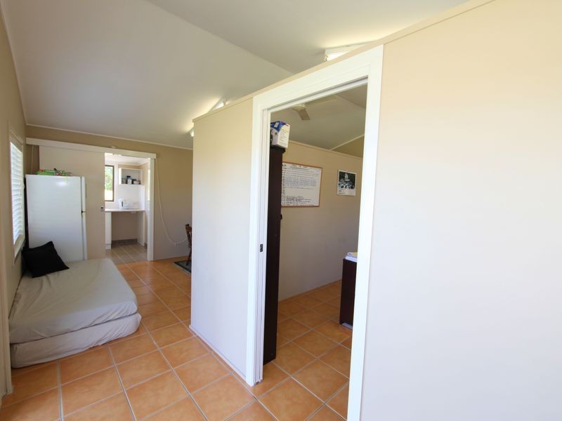 8 Jolley Lane, Thabeban QLD 4670