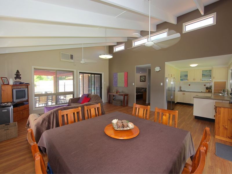 8 Jolley Lane, Thabeban QLD 4670