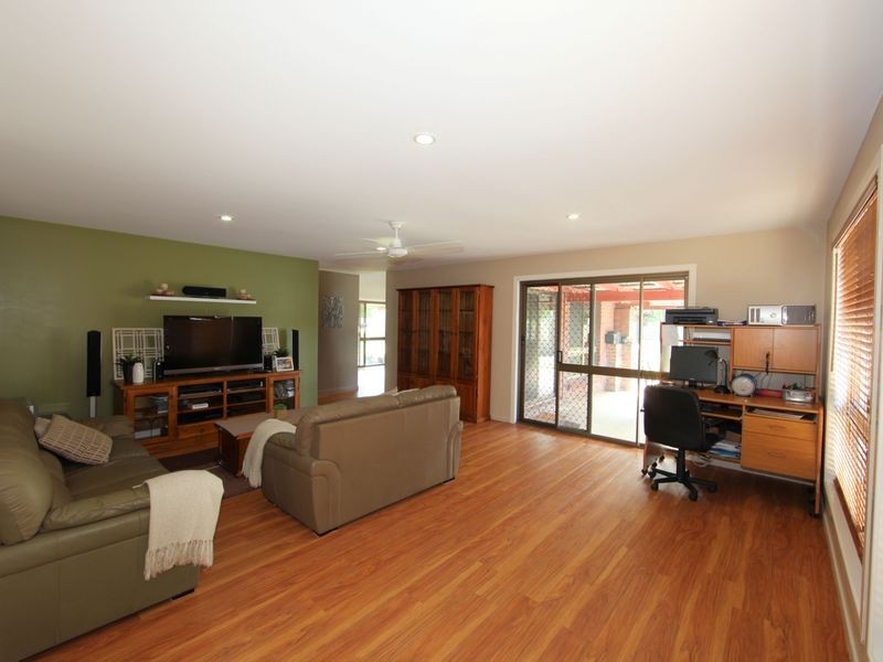 8 Jolley Lane, Thabeban QLD 4670