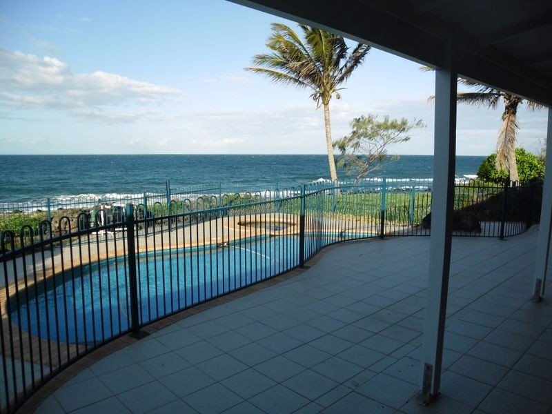 42 Barolin Esplanade, Coral Cove QLD 4670