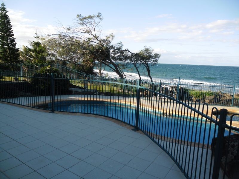 42 Barolin Esplanade, Coral Cove QLD 4670