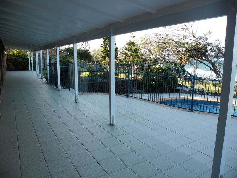 42 Barolin Esplanade, Coral Cove QLD 4670