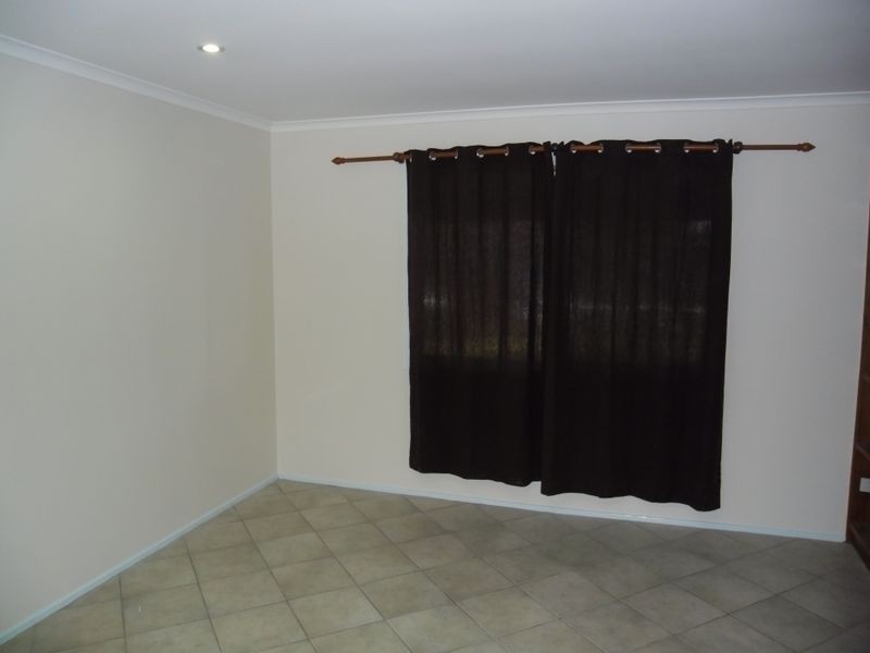 42 Barolin Esplanade, Coral Cove QLD 4670