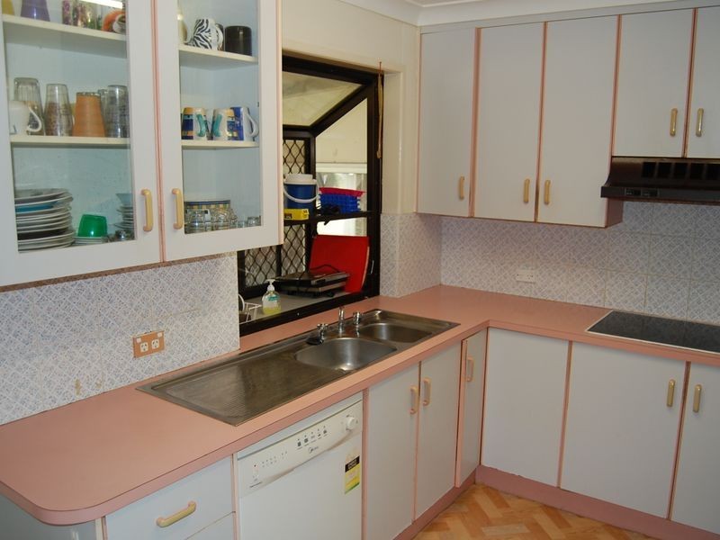 17 Lovejoy Street, Avenell Heights QLD 4670