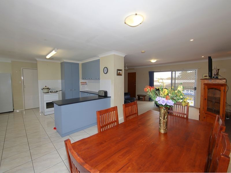 94 Avenell Street, Avenell Heights QLD 4670