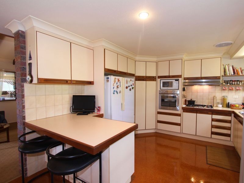 18 Barellan Parade, Qunaba QLD 4670