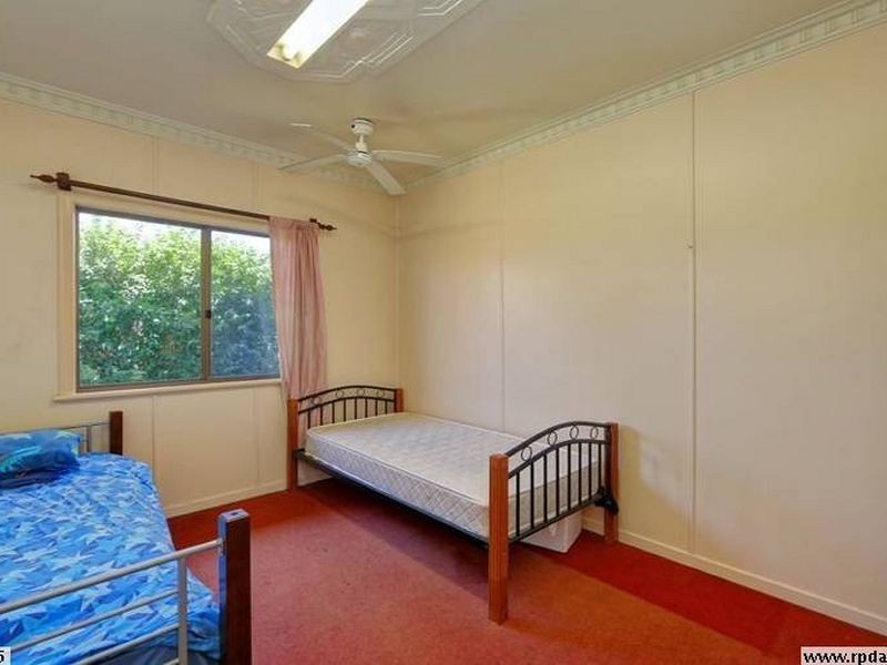 156 Bargara Rd, Bundaberg East QLD 4670