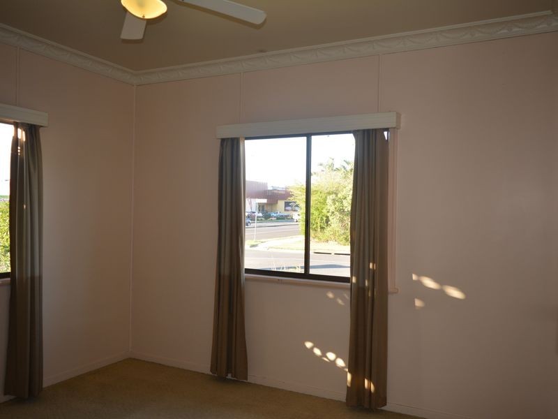 156 Bargara Rd, Bundaberg East QLD 4670