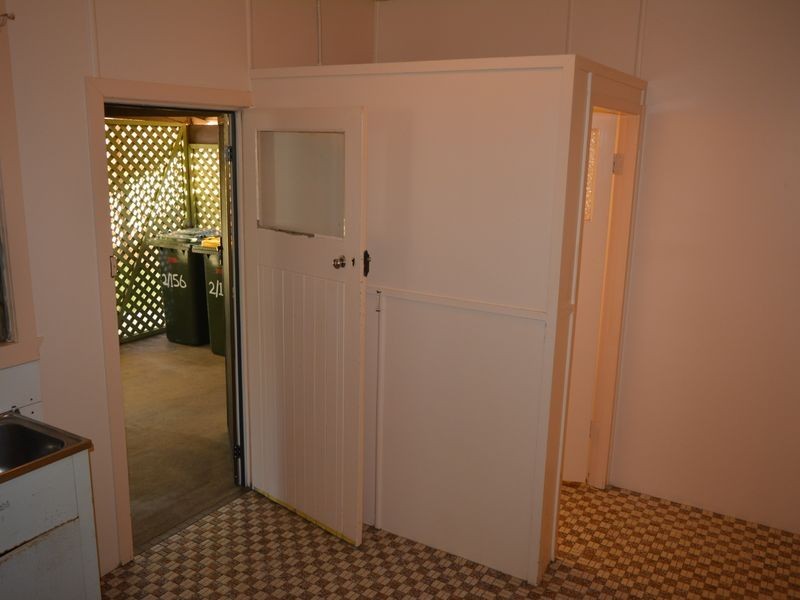 156 Bargara Rd, Bundaberg East QLD 4670