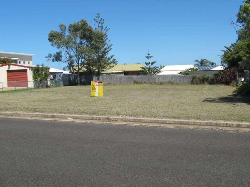 24 Moore Street, Elliott Heads QLD 4670
