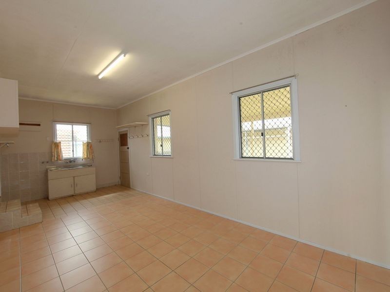 8 Child Street, Svensson Heights QLD 4670